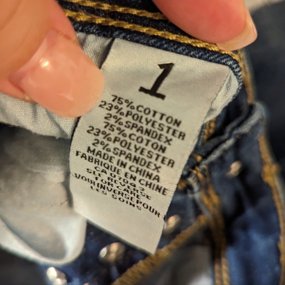 🎉3/$25🎉 DARK Almost Famous Jeans - Picture 4 of 5